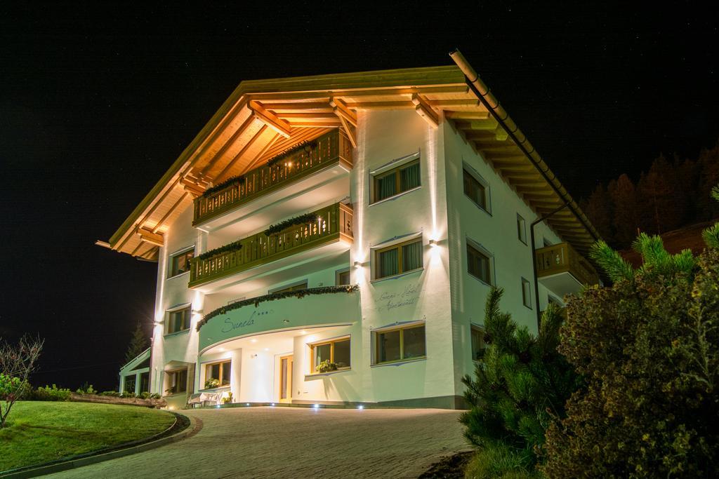 Apartments Sunela เซลวาดีวัลการ์เดนา ภายนอก รูปภาพ