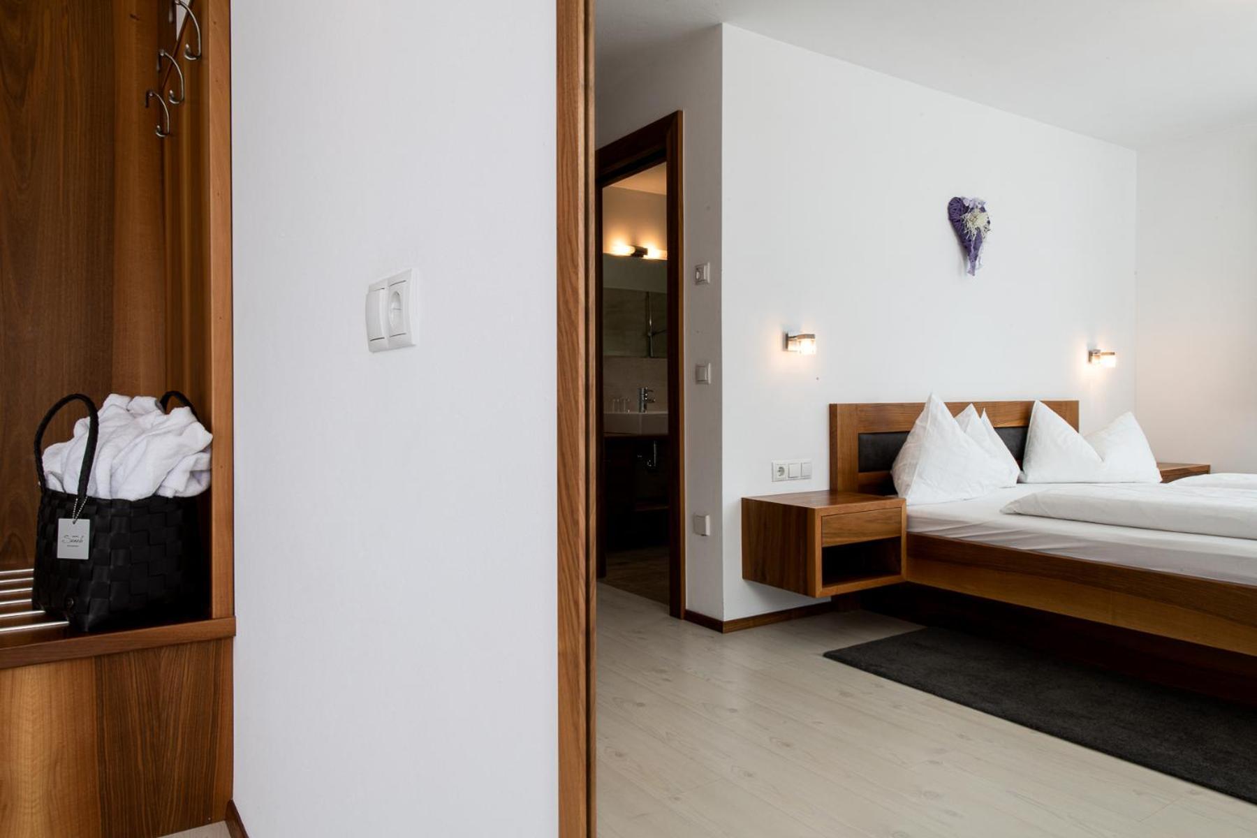 Apartments Sunela เซลวาดีวัลการ์เดนา ภายนอก รูปภาพ