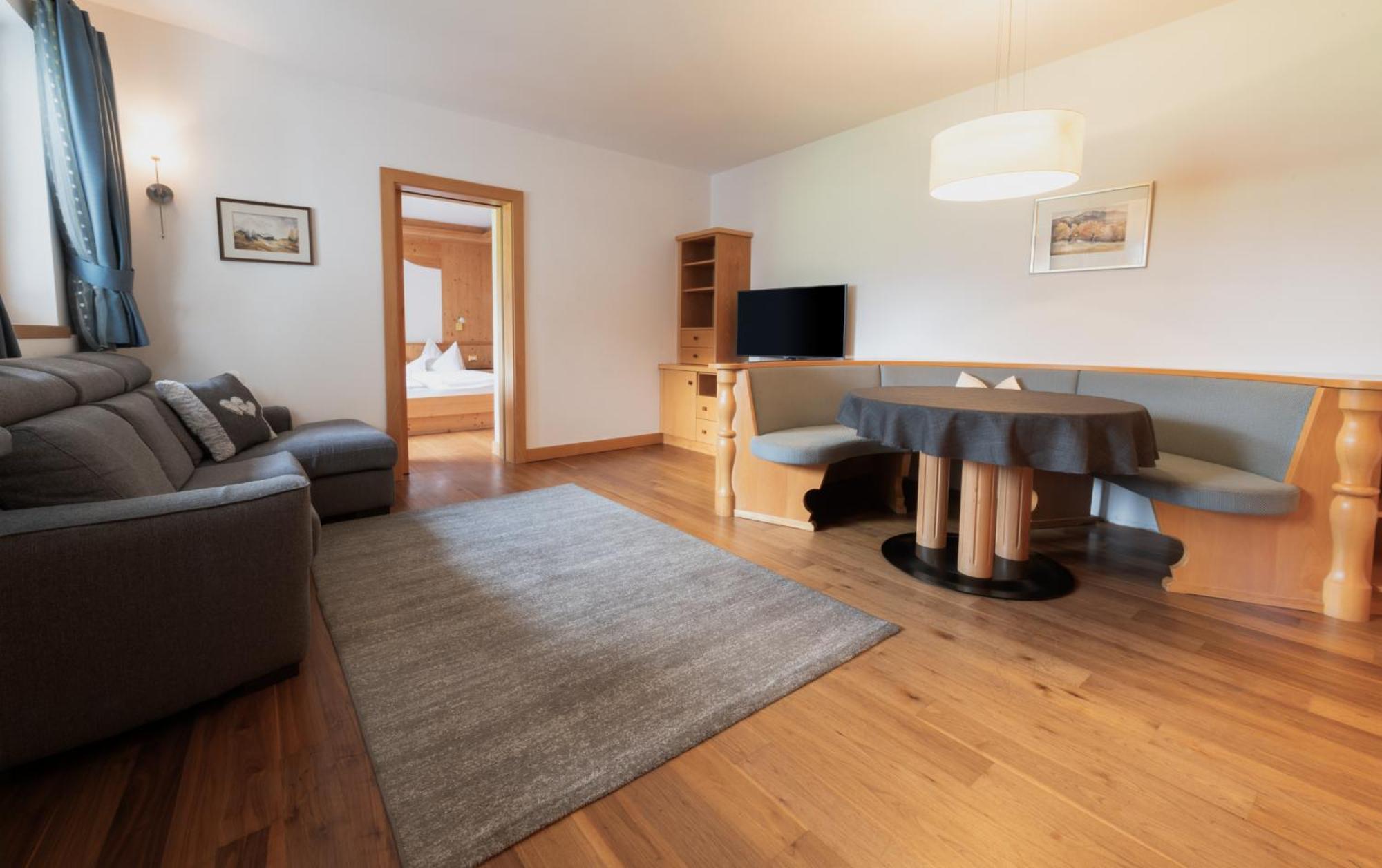 Apartments Sunela เซลวาดีวัลการ์เดนา ภายนอก รูปภาพ