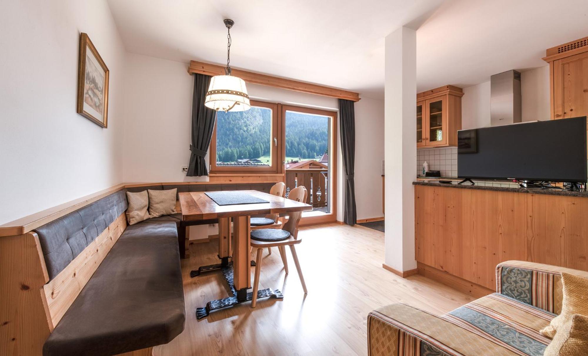 Apartments Sunela เซลวาดีวัลการ์เดนา ภายนอก รูปภาพ