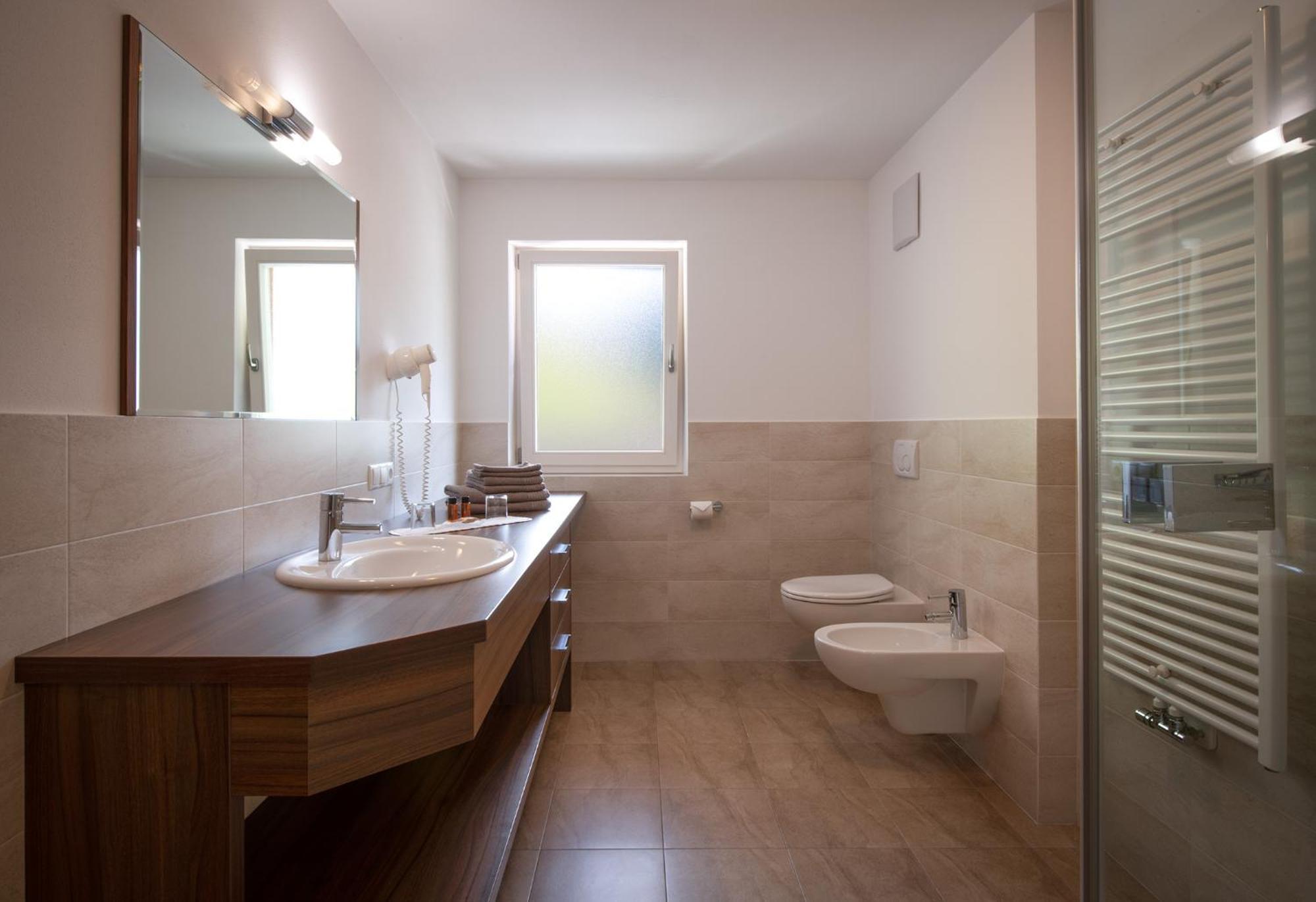 Apartments Sunela เซลวาดีวัลการ์เดนา ภายนอก รูปภาพ