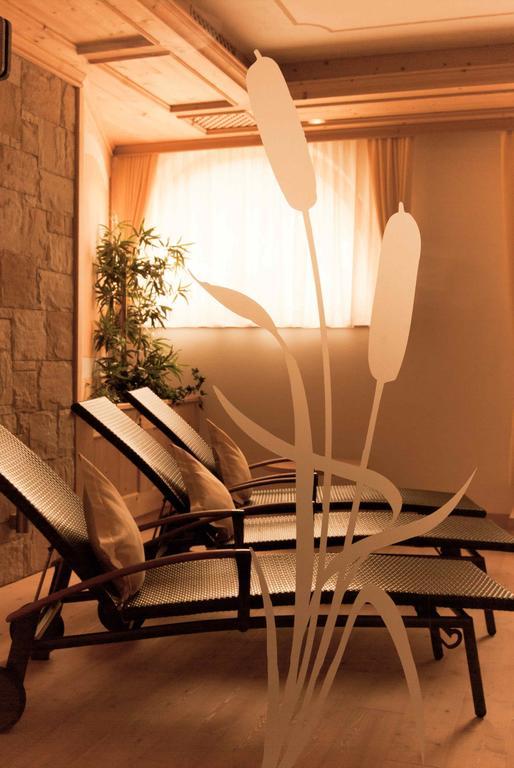 Apartments Sunela เซลวาดีวัลการ์เดนา ภายนอก รูปภาพ