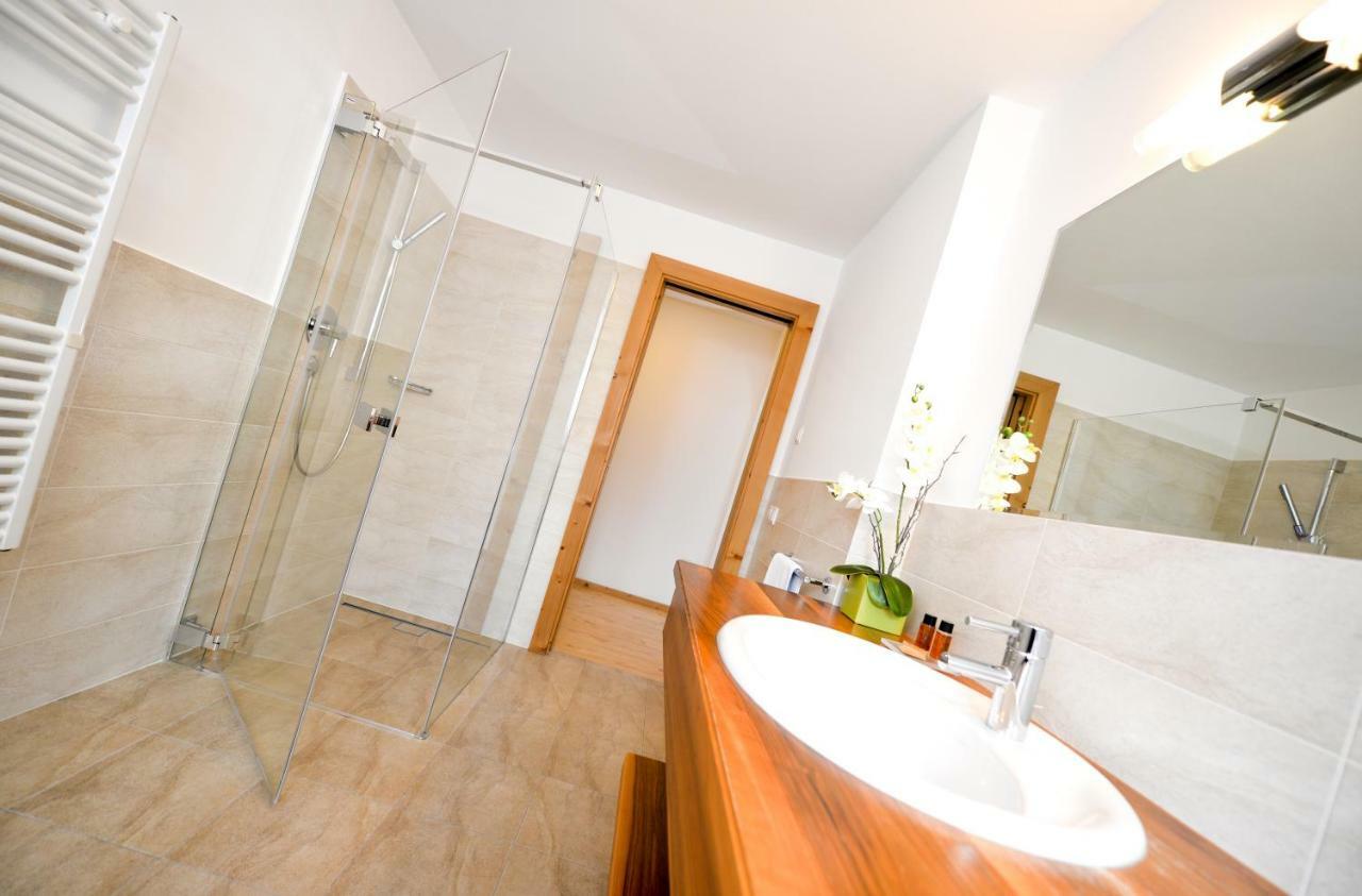 Apartments Sunela เซลวาดีวัลการ์เดนา ภายนอก รูปภาพ