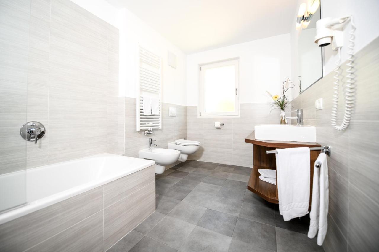 Apartments Sunela เซลวาดีวัลการ์เดนา ภายนอก รูปภาพ